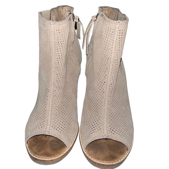 Tom’s perforated peep toe heeled boots 8 - Picture 4 of 8
